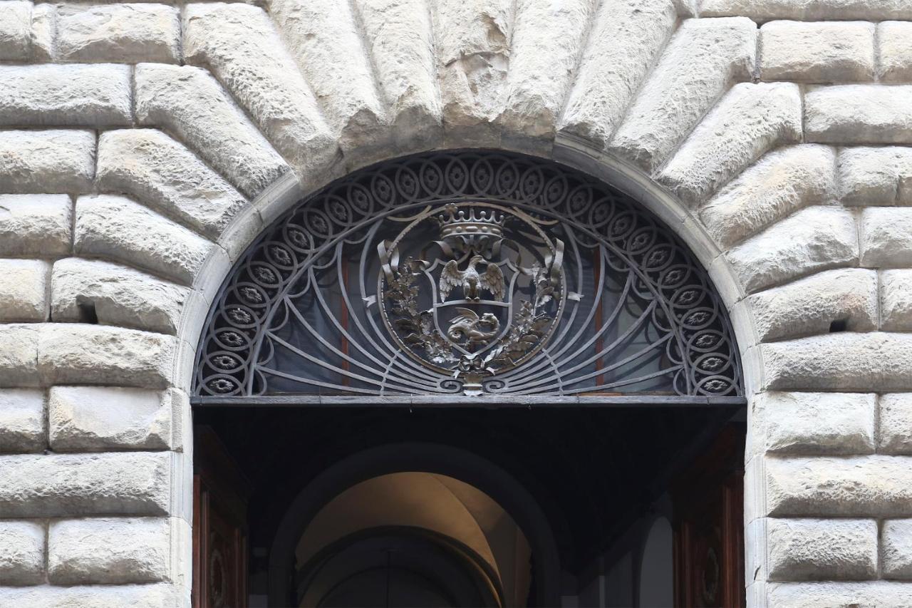 Apt. Perla - Pauline Suites, Palazzo Borghese Флоренция Экстерьер фото